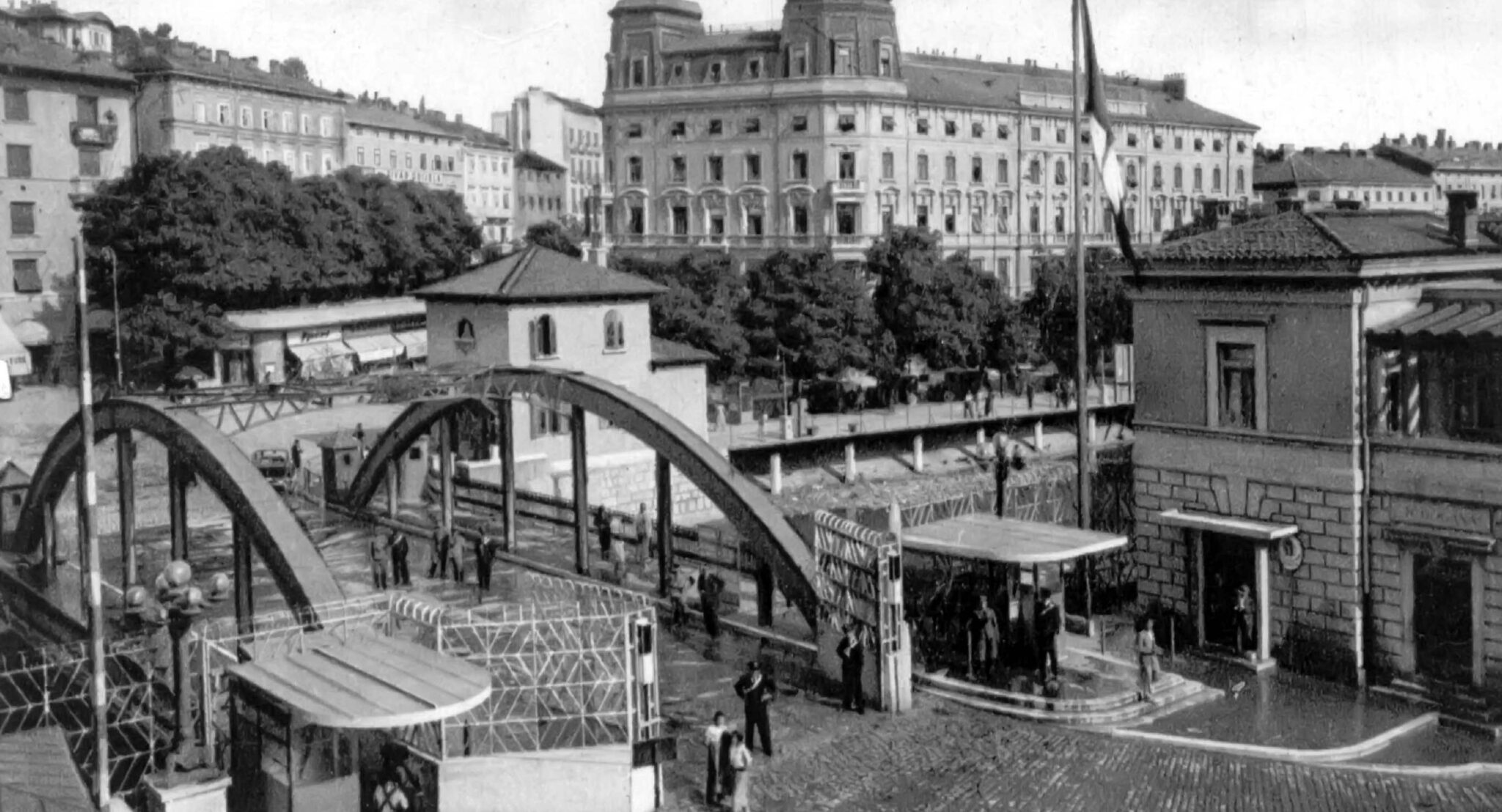 italienische Grenze und Hotel Continental in 1930er Jahren